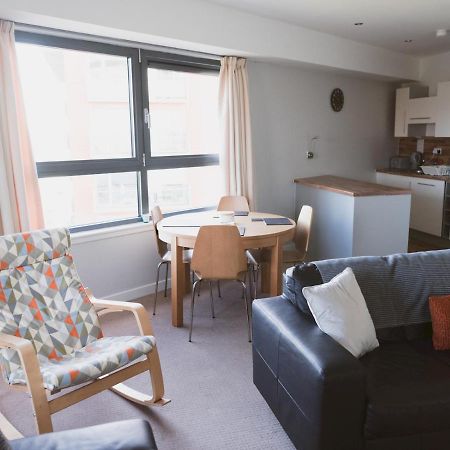 Pass The Keys Lovely 2-Bed Flat Glasgow Harbour Free Parking Exteriör bild