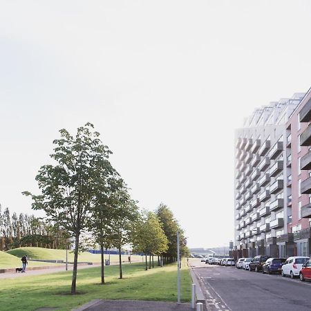 Pass The Keys Lovely 2-Bed Flat Glasgow Harbour Free Parking Exteriör bild
