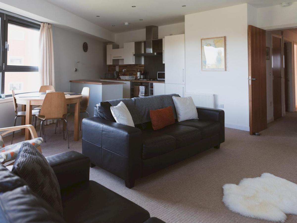 Pass The Keys Lovely 2-Bed Flat Glasgow Harbour Free Parking Exteriör bild